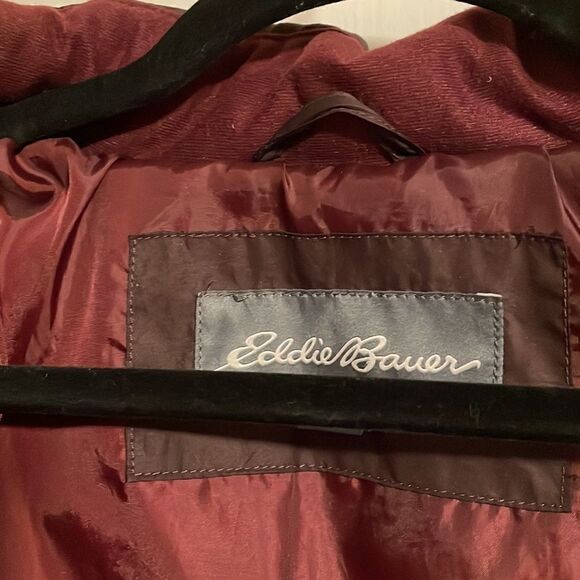 Eddie Bauer down puffer jacket in wine size Medium - Picture 10 of 12
